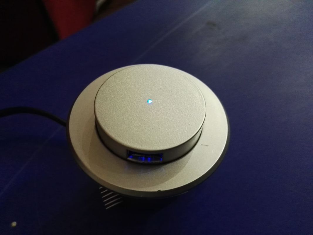 شارژر قابل حمل مسافرتی USB با شارژر 2 X USB با شارژر متصل می شود