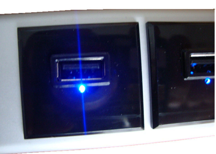 پاوربانک 8 پورت USB برای تلفن همراه و تبلت ، شارژر چندگانه USB با پریز 5V 2.1A