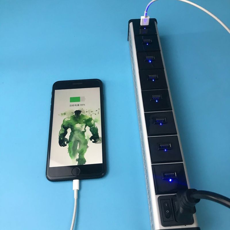 پاوربانک 8 پورت USB برای تلفن همراه و تبلت ، شارژر چندگانه USB با پریز 5V 2.1A
