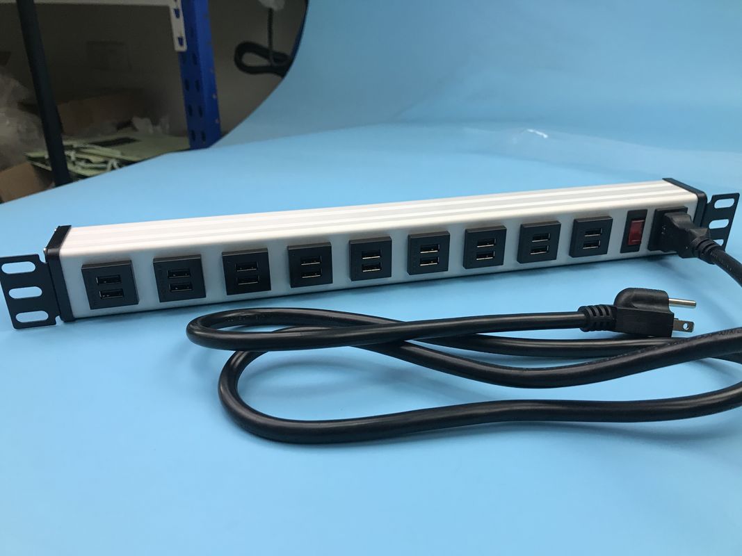 نوار قدرت 18 پورت USB 18 پورت هوشمند برای iPad / IPhones / تلفن های هوشمند 5VDC 2.1A