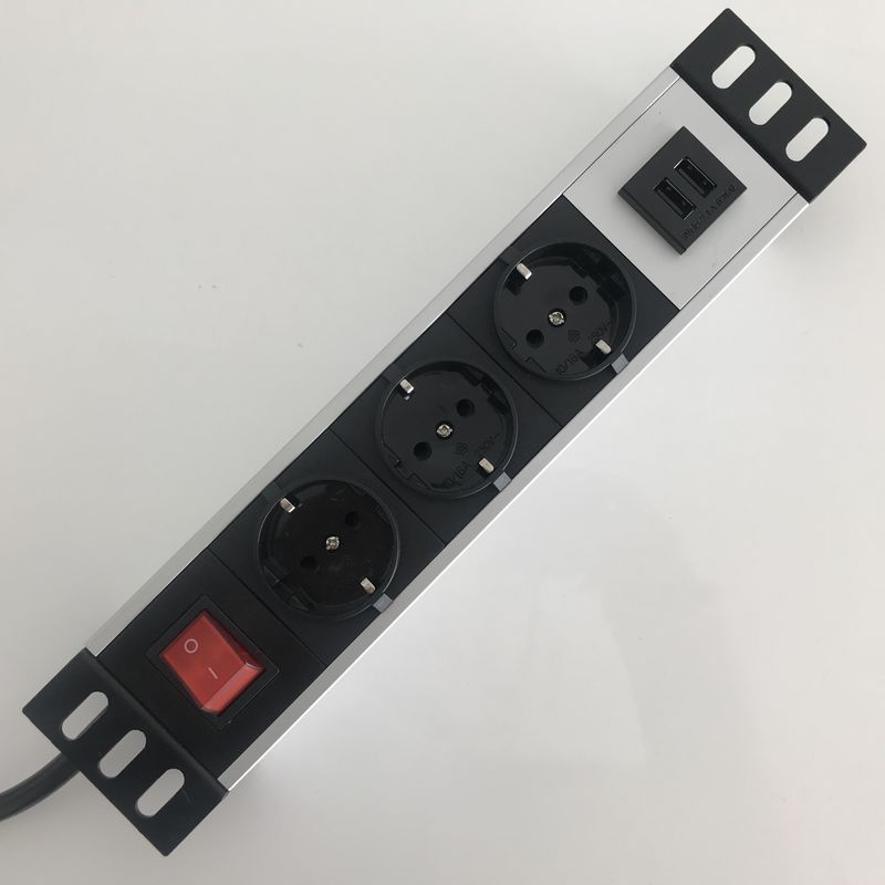 3 پریز برق هوشمند Schuko با دو پورت USB 2M سیم فلزی